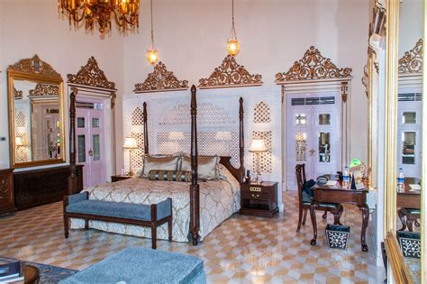 Get A Royal Feel At Taj Lake Palace Udaipur Rajasthan