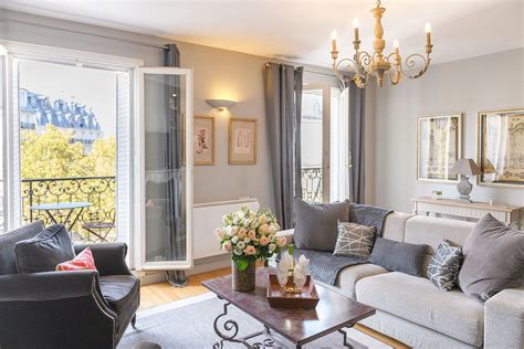 Rent Our 2 Bedroom Apartment Bordeaux With Envious Views Of The Eiffel
