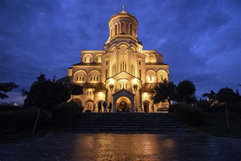 O azerbaijão, assim como seus vizinhos, fica bem na encruzilhada entre europa e asia. Você sabe onde fica a Geórgia? 🇬🇪 - Passaporte Feliz