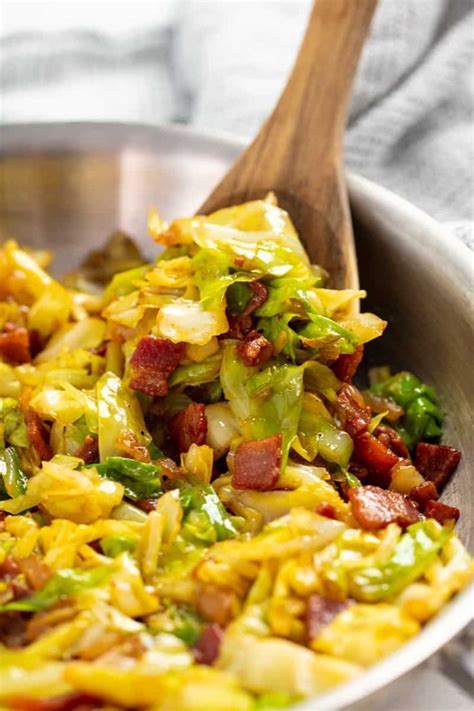 This Fried Cabbage Is Delicious And Super Easy To Make With A Few