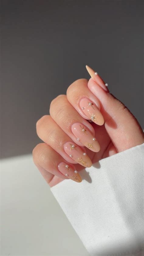 50 Pearl Nail Art That Are Super Pretty — Glitter Star And Pearl Nails