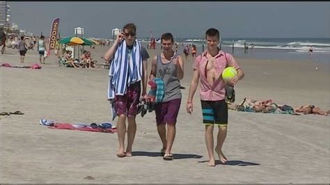 Daytona Beach Gets First Wave Of Visitors For Spring Break