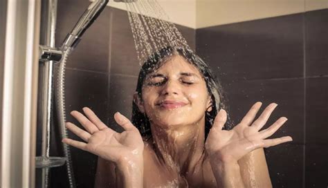 Reasons Why Taking Hot Shower Is Bad For Your Hair