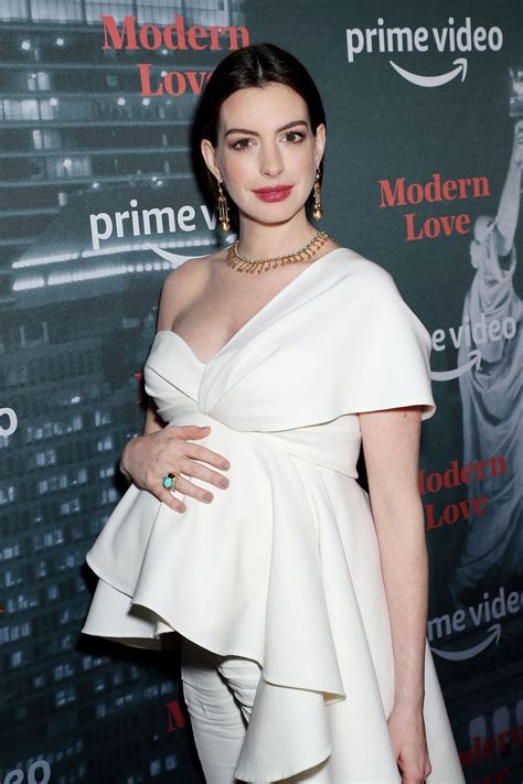 Anne Hathaway Pregnant In White Dress 38 Photos The Fappening