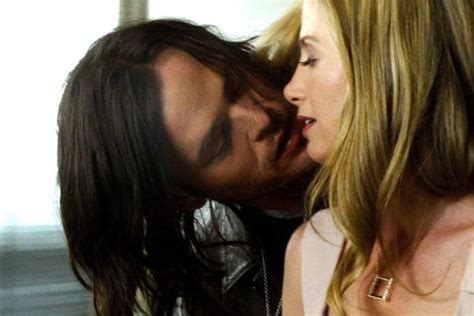 A dangerous man, the head of a mafia family, kidnaps her and gives 365 days to love him. 8 Steamy Movies Like 365 Days to Watch After the Netflix Hit