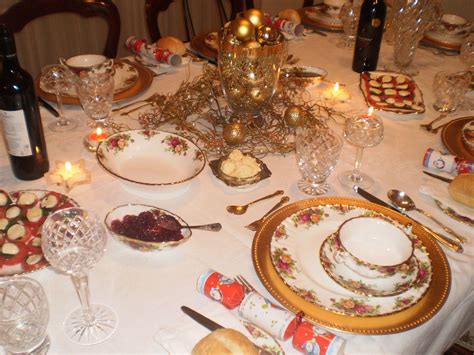 Confused about what to serve and looking for christmas dinner ideas? Christmas in July | Festive dinner table, Festive dinner, Christmas in july