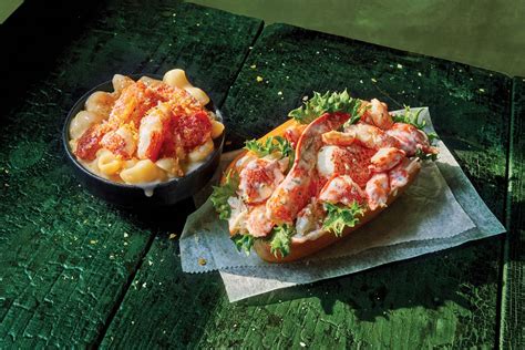 Panera Brings Back Their Lobster Roll And Lobster Mac And Cheese