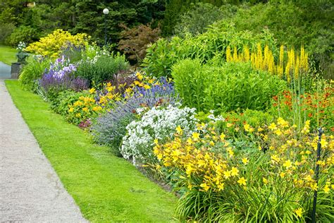 Perennial Flower Bed Designs For A Garden That Resembles Paradise