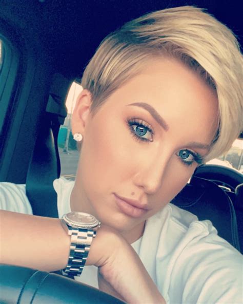 Savannah Chrisley Sizzles In Tight Leather Pants To Explain Herself