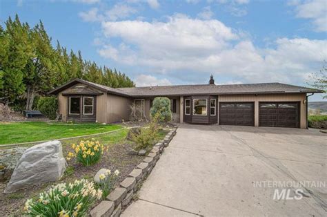 3590 Country Club Dr Lewiston Id 83501 Mls 98874773 Redfin