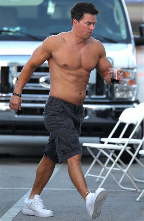 Shirtless Male Celebs Mark Wahlberg