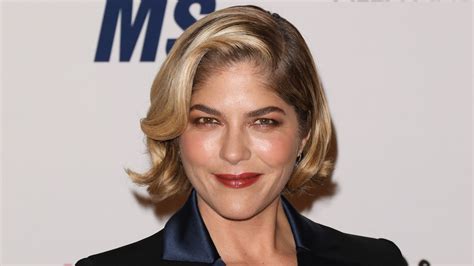 Selma blair, 48, has been incredibly open and honest about her battle with multiple sclerosis on instagram ever since she was diagnosed three . Selma Blair Wears a Turban, Is Accused of Cultural ...
