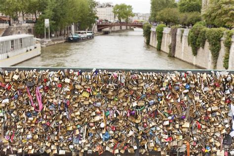 Love Locks On Paris Bridge Editorial Stock Image Image Of Paris 64381894