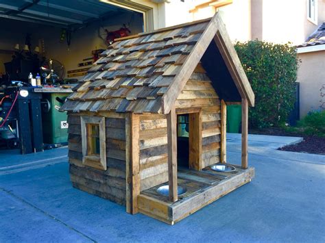 Pallet Dog House Made With Pallet Wood And 2x4s And Plywood Structure
