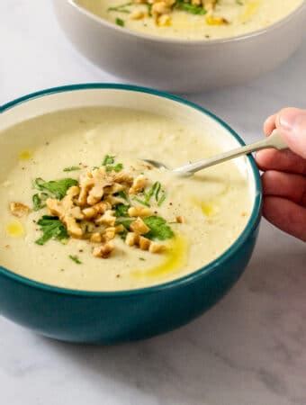 4 jerusalem artichokes, peeled and coarsely chopped. Roasted Jerusalem Artichoke Soup with parsnips | The Veg ...
