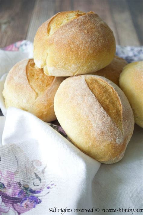 Proprietà nutrizionali e ruolo nella dieta della farina tipo 00. Panini di semola rimacinata Bimby • Ricette Bimby