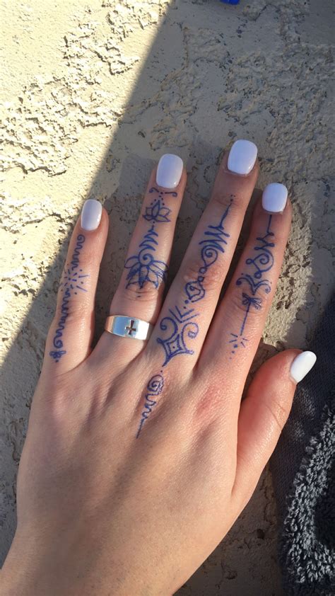 Pin By Christine Marenkovic On Tattoos Henna Finger Tattoo Finger