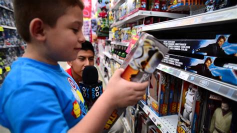 Además, se puede transportar perfectamente para jugar en cualquier lugar. Los juguetes que piden los niños para esta Navidad - YouTube
