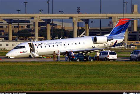 Bombardier Crj 200lr Cl 600 2b19 Delta Connection Skywest Airlines