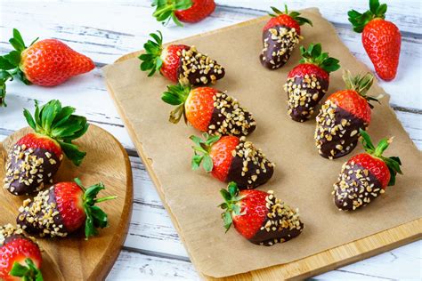 Fun And Easy To Make Chocolate Dipped Strawberries Clean Eating