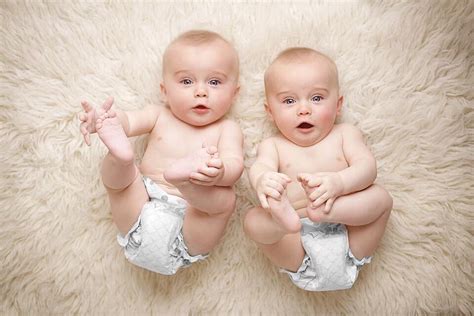 Parto Múltiple ¿gemelos O Mellizos Embarazo Bebés Y Ser Padres