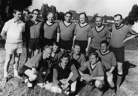 Er wurde nur 45 jahre alt. Alte Herren 1970 Stehend v.l. Fredi Hansel, Theo Nahrmann ...