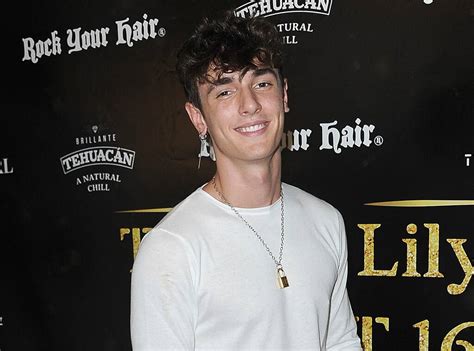 Bryce hall is an american famed star who has gained huge fame for posting videos on music creating app, tik tok [formerly known as musical.ly} under the username ibrycehall. Bryce Hall Net Worth & Height: How Rich is Bryce Hall ...