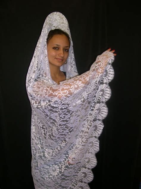 Elegant Bride Beautiful Bride Mantilla Veil Wedding Lace Mantilla