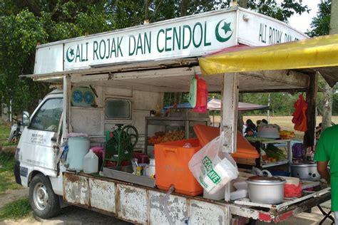 Atau anda ingin menunggang basikal di trek basikal yang luas tanpa gangguan kenderaan di kiri kanan anda? Ali Rojak dan Cendol, Tempat Lepak Terkenal di Puncak Alam ...