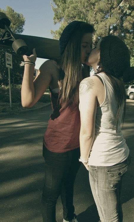 Super Cute Lesbians Kissing Cute Lesbian Couples Lesbian