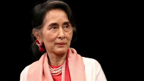 Birmanie Après Des Mois De Procès Aung San Suu Kyi Fixée Sur Son