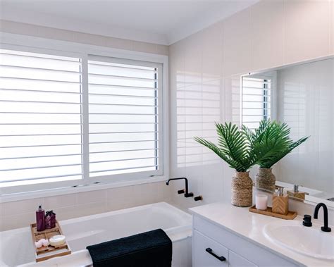 21 bathroom window privacy ideas that are extremely in style