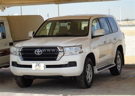Big, bold and brawny, the land cruiser makes an impression with its sheer size, even if its overall blocky design is rather simple and conservative. 2019 Toyota Land Cruiser GX for sale in Qatar - New and ...