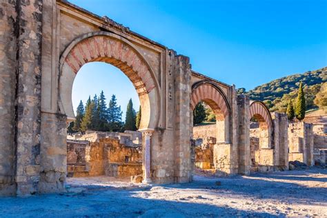 Medina is a desert oasis surrounded by the hejaz mountains and volcanic hills. Medina Azahara nieuwe toevoeging Spanje's UNESCO ...