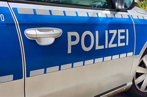 Polizeibericht Aus Leonberg Betrunkener Schl Ft Bei Laufendem Motor