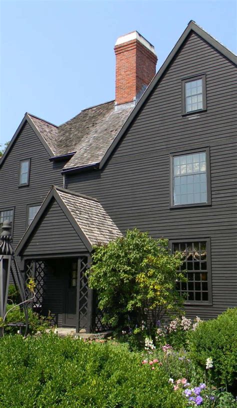 Salem Massachusetts Embraces Its Sordid Past As Witch City Trip City House Styles