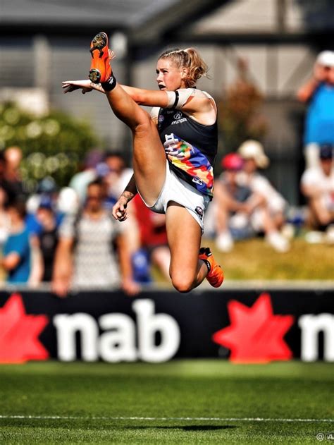 Aflws Tayla Harris Is Not First Female Athlete Targeted By Trolls And Even Some Male Players