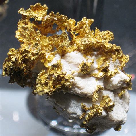 Gold-quartz mass 4 | Gold-quartz hydrothermal vein (public d… | Flickr