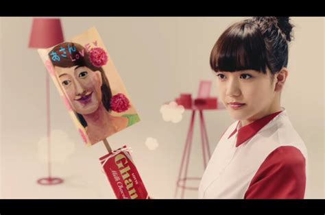 1:02 117cmvol4 3 031 просмотр. ロッテガーナCM母の日デコガーナ作りをするおなじみの3人組 ...