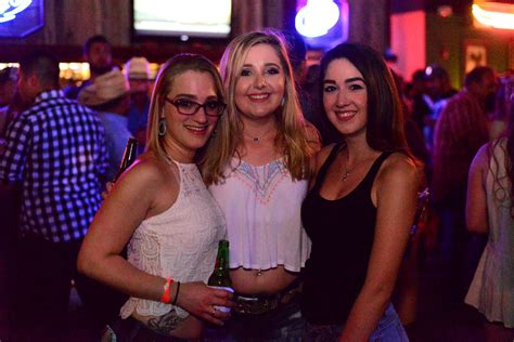 Photos Wild West San Antonio On Ladies Night San Antonio Express News