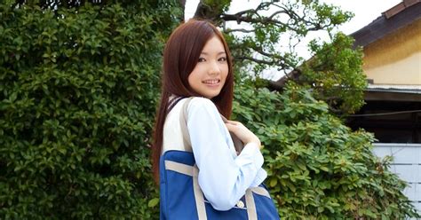 Yuuna Shirakawa Japanese Gravure Idol Sexy Schoolgirl Uniform Fashion