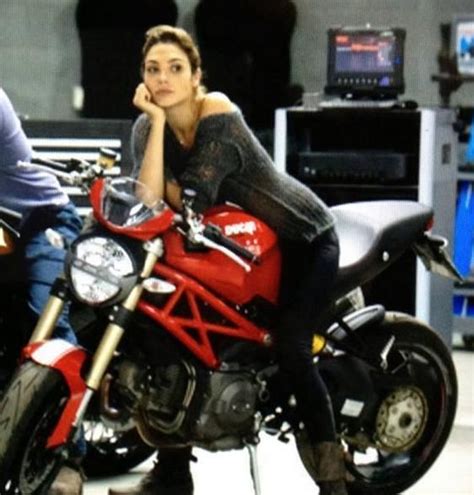 Download Fast And Furious 5 Gal Gadot Bike Images