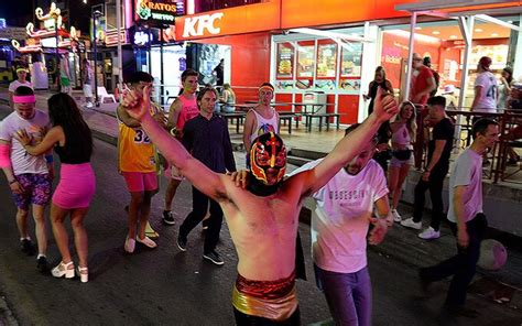 drinkers defy magaluf crackdown in pictures