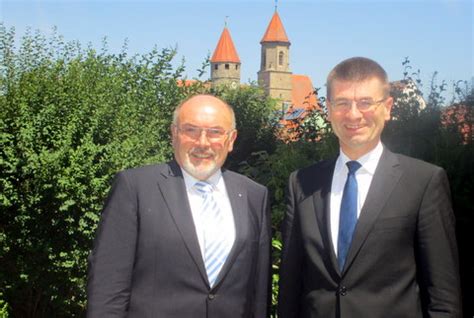 Die bank in ihrer nähe. Superstart für die neue VR-Bank Mittelfranken West - Falk ...