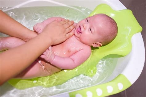 Como Se Preparar Para Dar Banho No Beb Veja Dicas