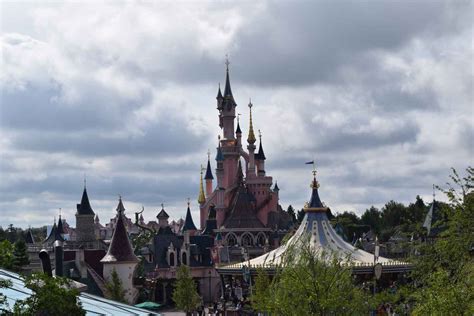 Attractions include the interactive buzz lightyear laser blast, where toy story fans can help buzz by. 12 mejores atracciones en Disneyland Paris | Los Traveleros