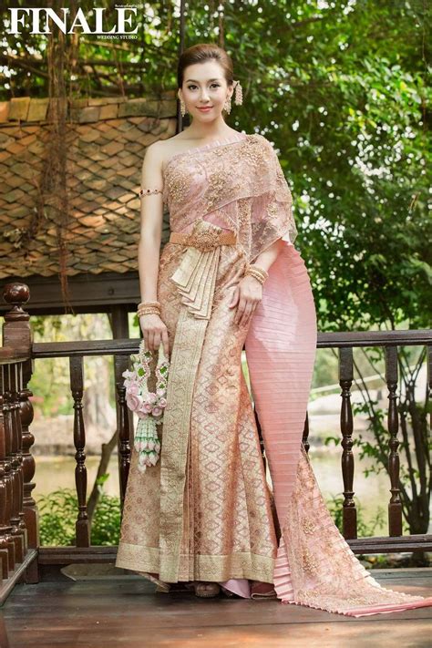ปักพินโดย-maslis-muas-ใน-thai-traditional-dresses-ชุดเดรส,-ชุดแต่งงาน,-ชุดเจ้าสาว