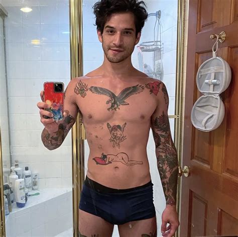 Omg Tyler Posey Gets Spunky For New Thirst Trap In Underwear Omg Blog