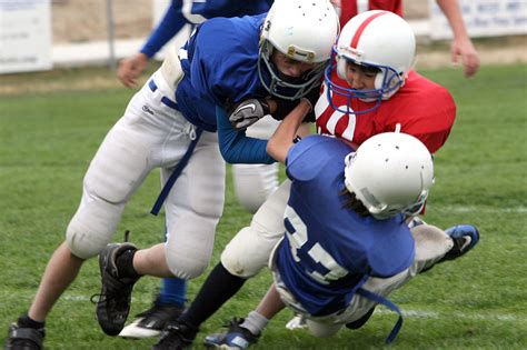 Poll 37 Of Americans Would Discourage Kids From Playing Football