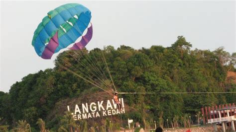 Internet promotion rm 80.00 pick up and return included at pantai cenang area. RBRHOLIDAYS: TRAVEL TO LANGKAWI MALAYSIA PROMOTION PACKAGE